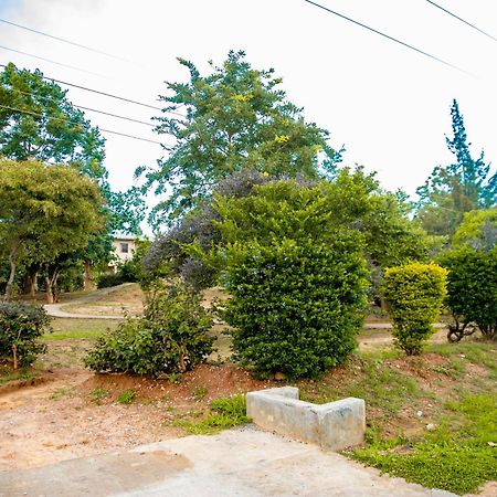 Sanctuary Aparthotel-Ac-Garden- Solar-Wi-Fi -Firepit-Park-Carport لوساكا المظهر الخارجي الصورة