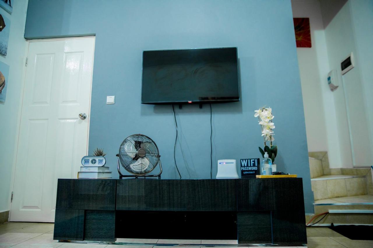 Sanctuary Aparthotel-Ac-Garden- Solar-Wi-Fi -Firepit-Park-Carport لوساكا المظهر الخارجي الصورة